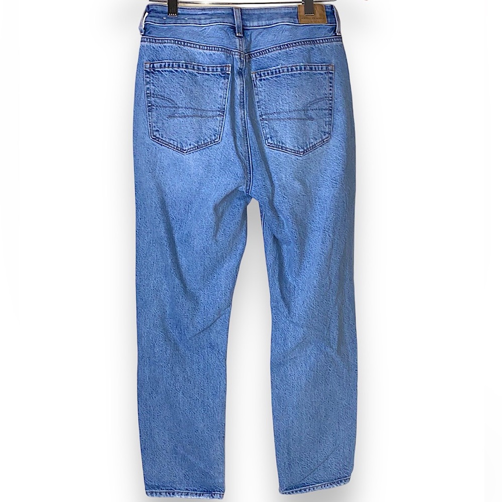 American Eagle Highest rise Mom Jeans - Picture 2 of 6